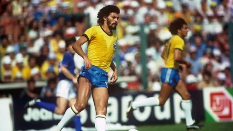 Sự Nghiệp Socrates - Huyền Thoại Bóng Đá Tài Năng Người Brazil 3 Socrates 2.jpg