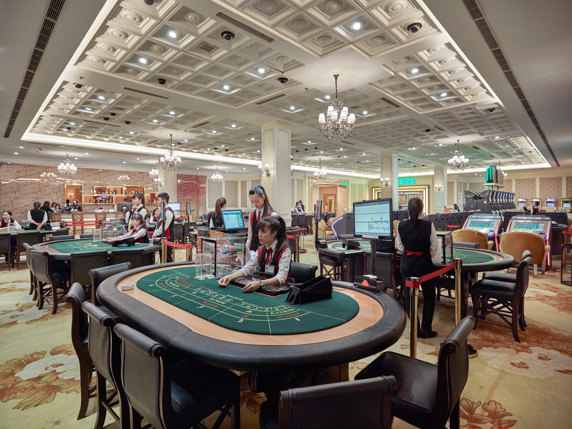 Royal Ha Long Casino 03