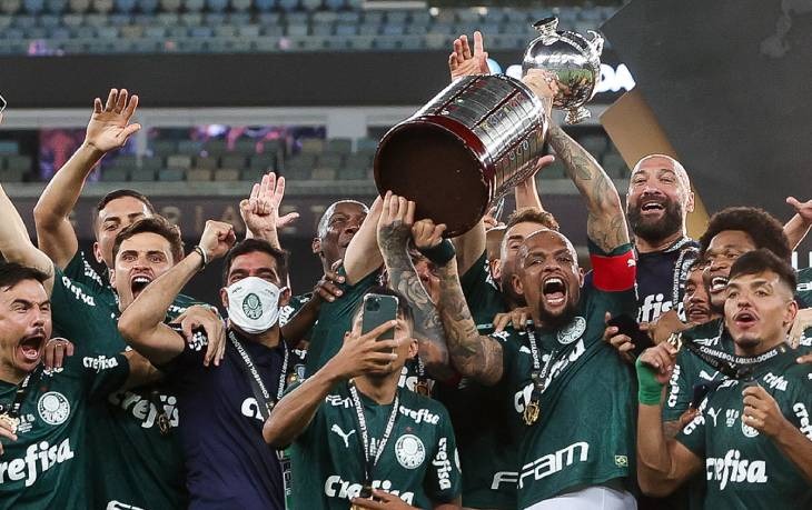 cau lac bo bong da Palmeiras gom