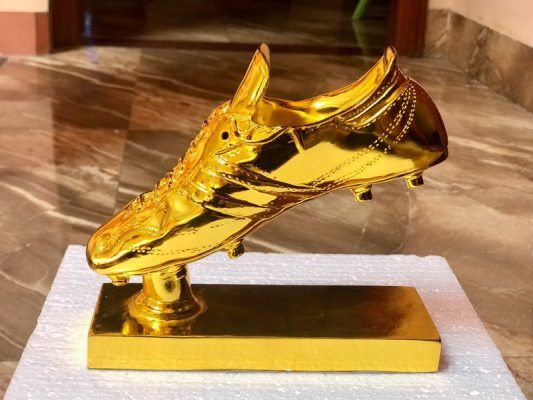 danh hieu chiec giay vang la gi