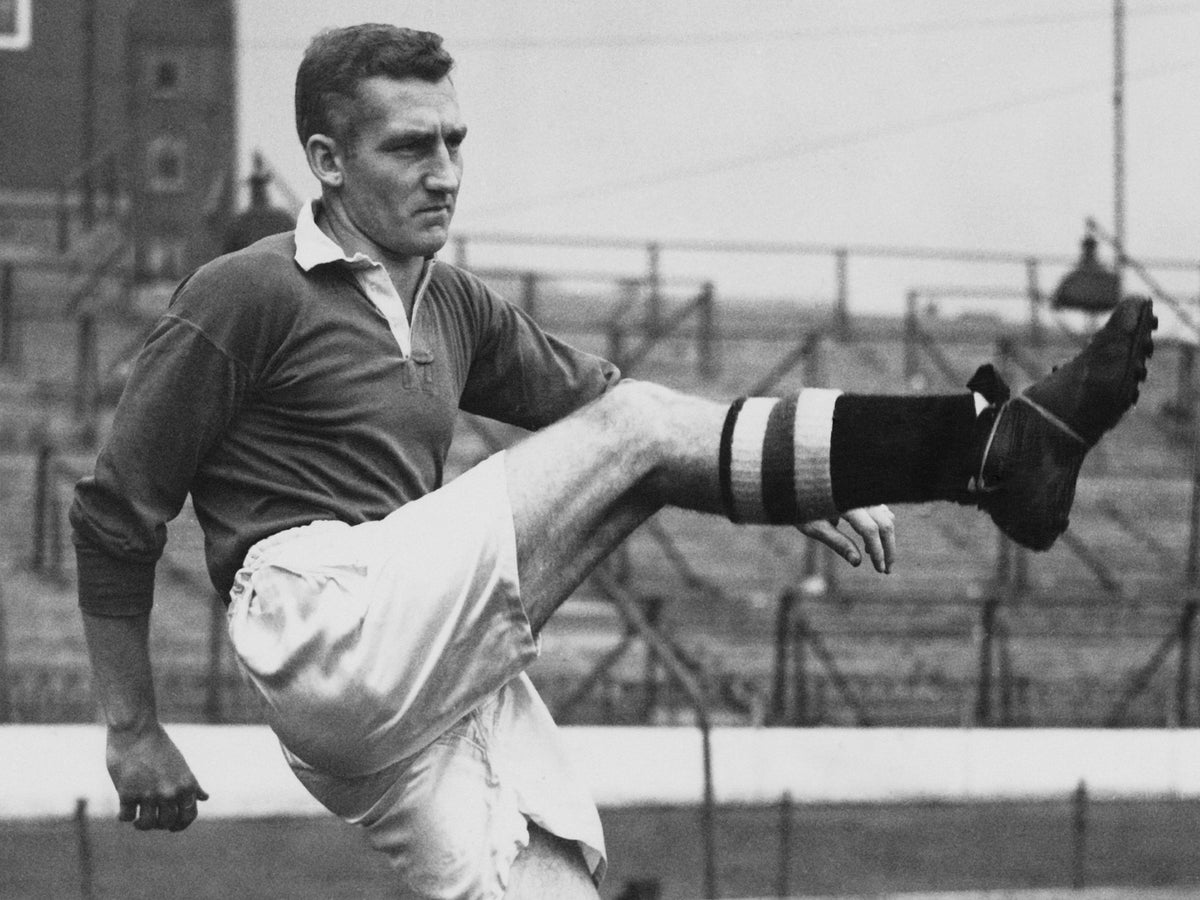 Roy Bentley qua đời: Huyền thoại Chelsea, người dẫn dắt câu lạc bộ giành cúp đầu tiên qua đời, ở tuổi 93 | Độc lập | Độc lập