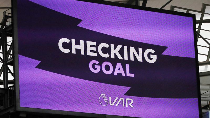 Luật Phạt Việt Vị Là Gì? Cách Phân Biệt Việt Vị Trong Bóng Đá 7 Luật phạt việt vị trong bóng đá: Những điều bạn cần biết