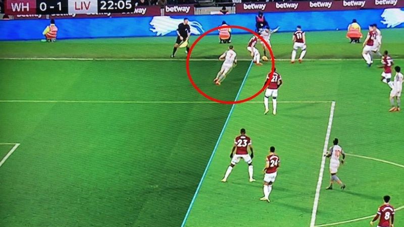 Luật Phạt Việt Vị Là Gì? Cách Phân Biệt Việt Vị Trong Bóng Đá 8 Luật phạt việt vị trong bóng đá: Những điều bạn cần biết