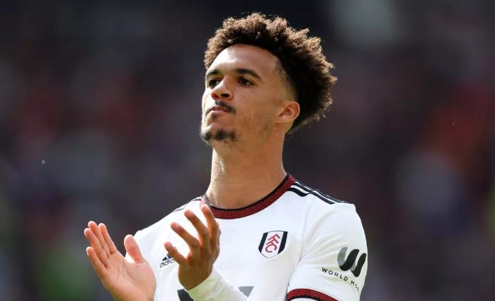 Chelsea, M.U tranh mua Antonee Robinson | Bóng Đá