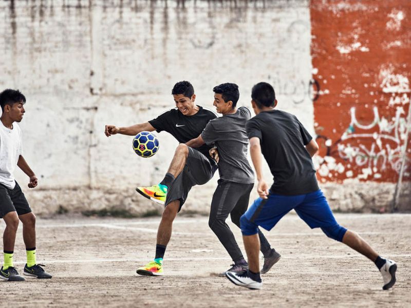 Bóng đá phủi là gì? Những thông tin cần biết về bóng đá phủi - Coolmate