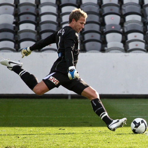 Luật đá phạt nhanh là gì? Trong những trường hợp nào được phép đá phạt nhanh?