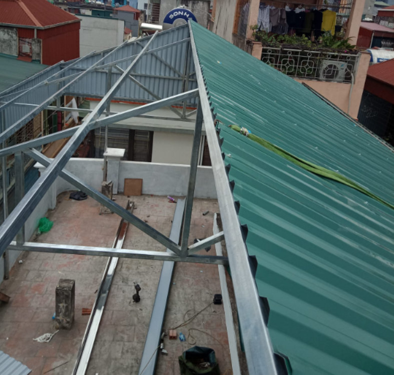 Sự Chênh Lệch Giữa Mái Tôn Và Mái Bằng - Nên Chọn Loại Nào? 3 Lợp mái tôn tại Hà Nội - Những mái tôn chất lượng nhất 2024 - suamaiton4t