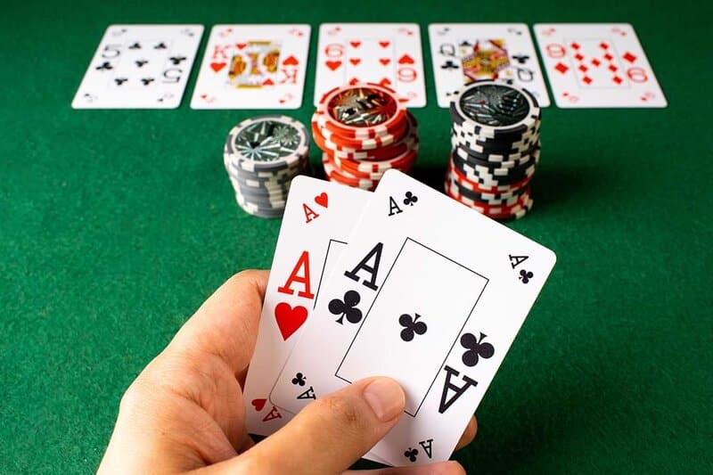 Poker 7 Lá Là Gì? Hướng Dẫn Cách Chơi Poker 7 Lá Cho Người Mới Bắt Đầu 2 Poker 7 lá: Bật mí bí quyết chơi chắc thắng năm 2023