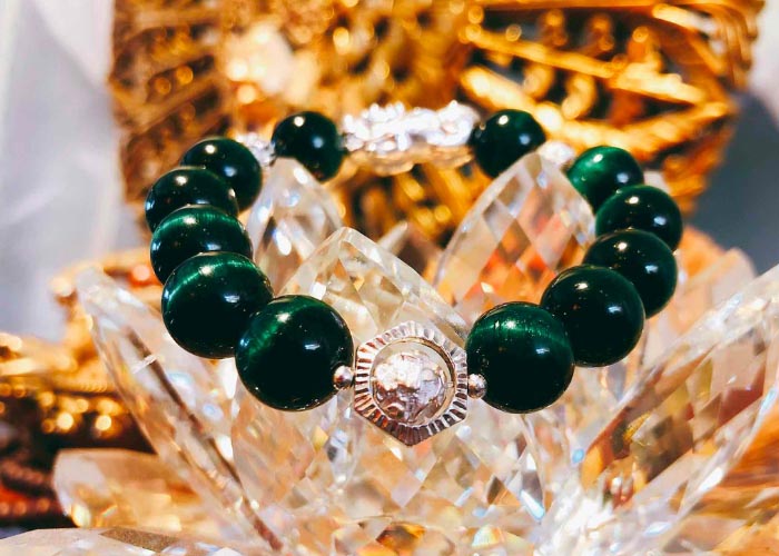 Có nên xin vía đánh bài? Xả xui cờ bạc hiệu quả không?