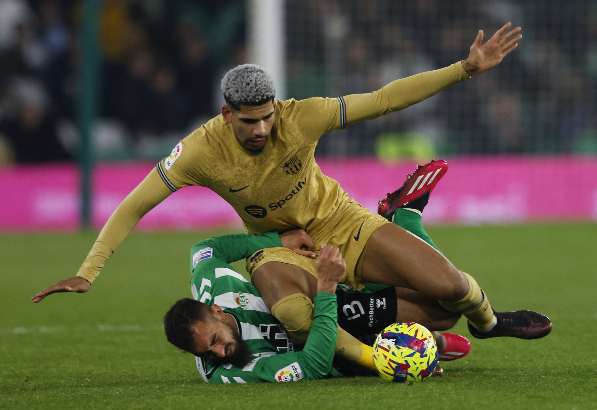 La Liga là gì? Lịch sử và luật lệ của giải bóng đá hay nhất 5 La Liga là gì? Lịch sử & thể lệ của giải đấu bóng đá hàng đầu - BÓNG ĐÁ ONLINE