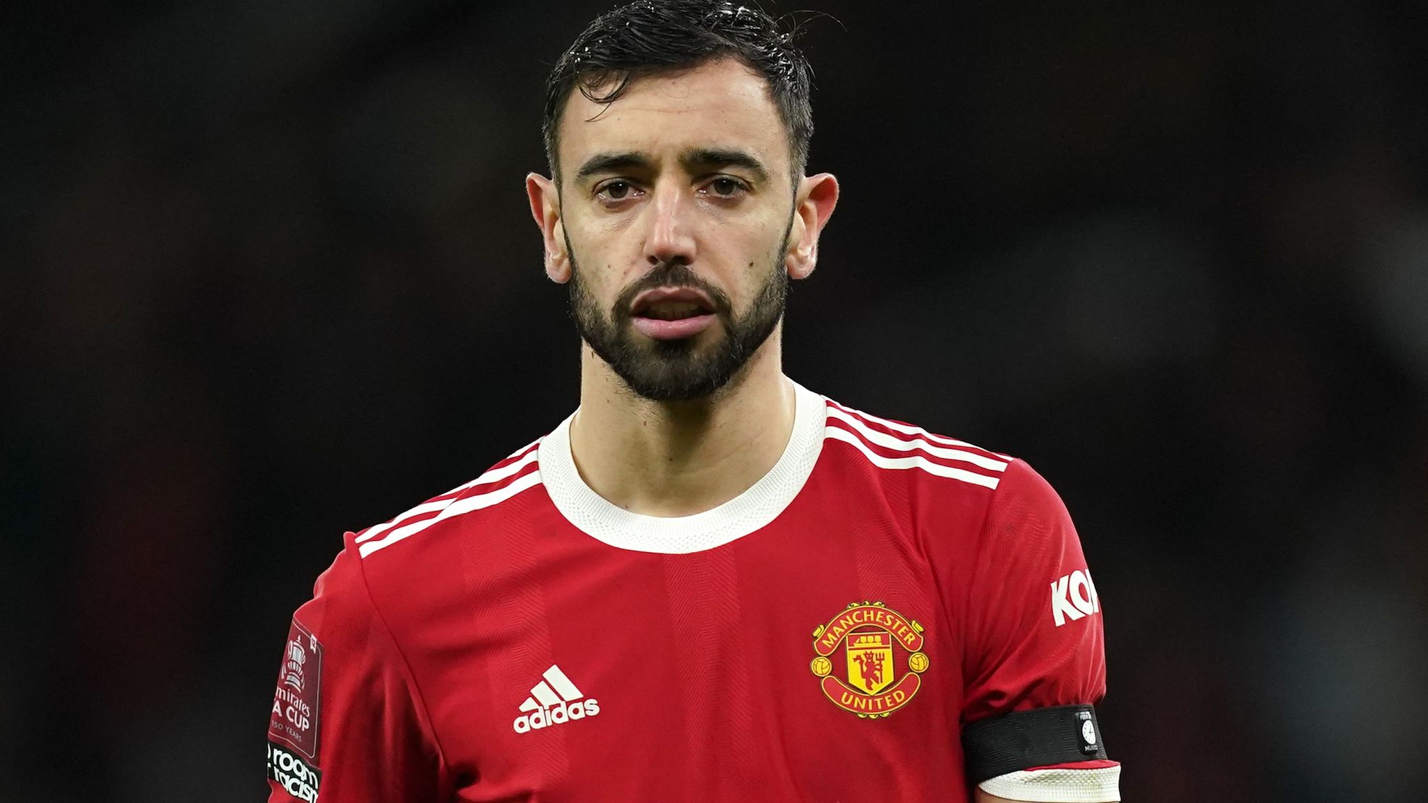 Bruno Fernandes: Manchester United midfielder set to sign new five-year contract at Old Trafford | Football News | Sky Sports