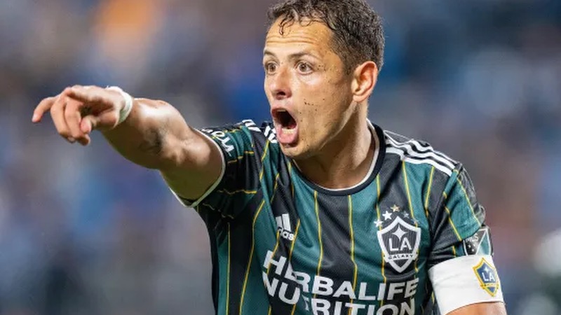 Cầu thủ Chicharito - Hạt đậu nhỏ và sự nghiệp đầy khó khăn