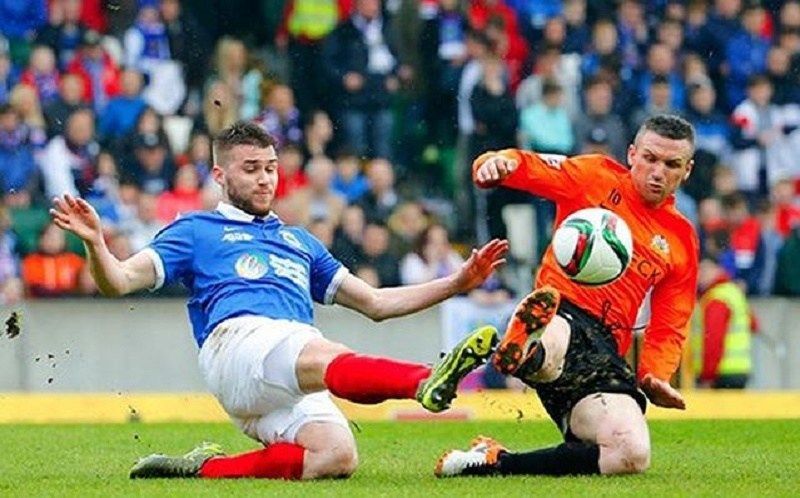 Hướng dẫn cách chơi wingback trên sân bóng 7 người cho người mới bắt đầu