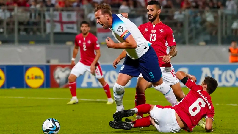 CF Trong Bóng Đá Là Gì? Tìm Hiểu Về Ngôi Sao Săn Bàn Quan Trọng Nhất 2 CF trong bóng đá là gì? Sự tiến hóa và phát triển của CF